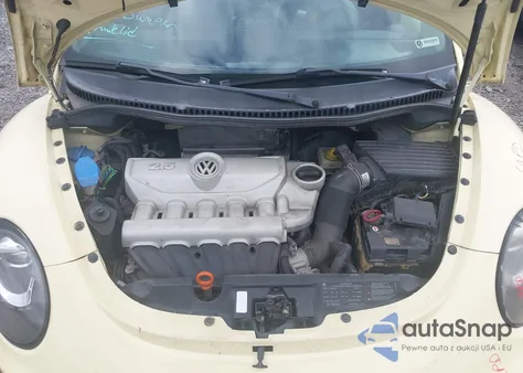 2006 Volkswagen New Beetle 2.5 from USA, damaged, VIN 3VWRF31Y66M333897